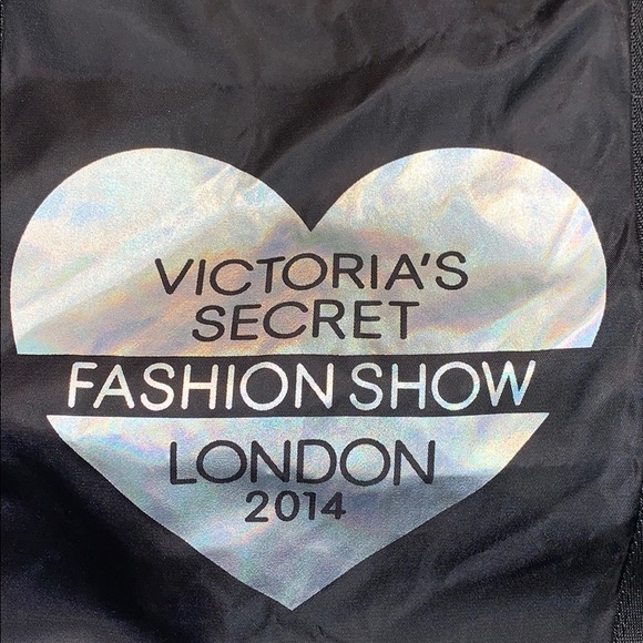 VS fashion show tote - Picture 2 of 4